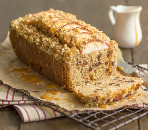 Apple Crumble Loaf Cake - just chop and mix all apple Loaf Cake Ideas, Snacks Healthy Kids, Dinner Ideas Kids, Tea Time Cakes, Light Fruit Cake, Malt Loaf, Apple Crumble Cake, Best Breads, Butter Cakes