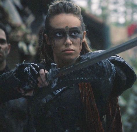 Love Is Weakness, Swords, The 100, Black