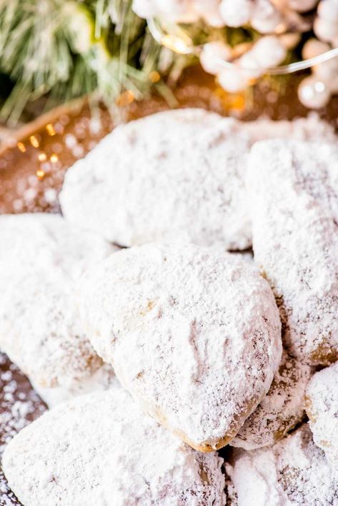 PECAN MELTAWAY COOKIES Powdered Sugar Cookies, Meltaway Cookies, Thanksgiving Desserts Easy, Chewy Sugar Cookies, Quick Easy Desserts, Pecan Recipes, Spice Cookies, Incredible Recipes, Thanksgiving Desserts