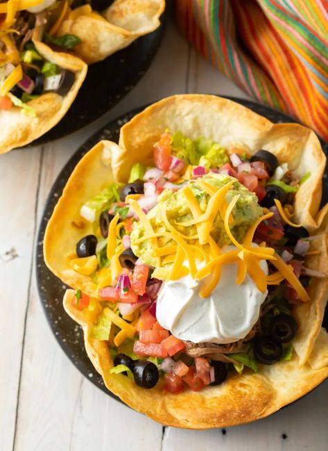 Diy Taco Bowls, Tostada Salad Bowl, Taco Shell Bowls, Enchilada Meatballs, Taco Salad Shells, Taco Shell Recipe, Salad Bowl Recipes, Taco Salad Bowls, Tostada Recipes