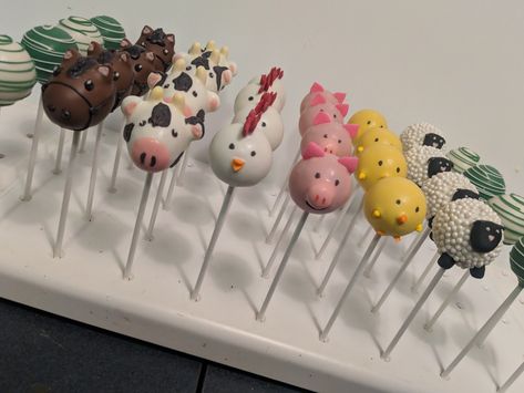 Farm Cake Pops, Candy Party Table, Farm Animal Cake Pops, Cake Farm, Farm Animal Cake, Animal Cake Pops, Barnyard Cake, Farm Animal Cupcakes, Farm Animal Cakes