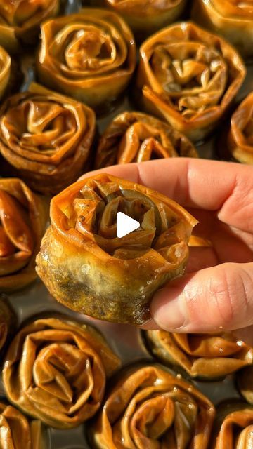 Ma’ayan | vegan, healthy & gluten free recipes on Instagram: "PISTACHIO BAKLAVA ROSES🌹   For the full recipe head to itsvegansis.com - link in bio!  If you’re craving baklava that’s not only easy to make but also vegan and that tastes better than any store bought baklava- you’re in the right place! These homemade Pistachio Baklava Roses are going to elevate your dessert game!!!  Whether you’re celebrating Ramadan or simply looking for a sweet treat, this baklava is the one for you. I promise, you’re going to absolutely LOVE IT!  Happy baking xx  . . . . . . #baklava #pistachio #pastry" Baghlava Recipe, Rice Paper Baklava, Baklava Roses, Rose Baklava, Baklava Aesthetic, Turkish Baklava Recipe, Pistachio Baklava Recipe, Easy Baklava Recipe, Baklava Recipes