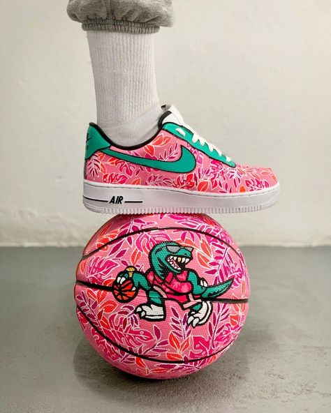 Custom hand painted basketball and matching sneakers to celebrate the 2020-2021 season. Bright and bold pattern with Raptors logo Painted Basketball, Raptors Logo, Matching Sneakers, Painted Nikes, Custom Painted Shoes, Basketball Theme, Custom Kicks, Custom Basketball, Leather Paint