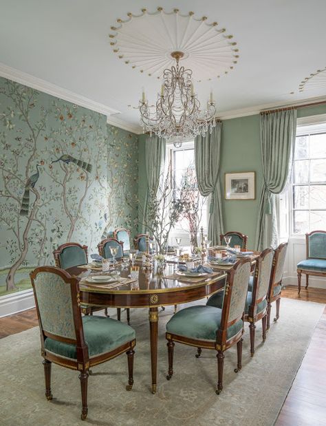 Traditional Dining Rooms, Dining Room Wallpaper, Traditional Dining, Traditional Dining Room, Luxury Dining Room, Elegant Dining Room, Luxury Dining, Decor Minimalist, Elegant Dining