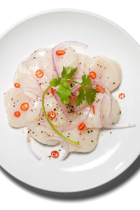 Steamer Clam Recipes, Scallop Sashimi, Scallop Ceviche Recipe, Raw Fish Recipes, Easy Summer Dishes, Scallop Ceviche, Scallops Recipe, Scallop Dishes, Mark Bittman