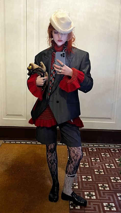 Clownpunk Fashion, Maximalism Fashion Aesthetic, Kitsch Outfit, Mad Hatter Aesthetic, Maximalism Outfit, Weirdcore Outfits, Maximalism Fashion, Maximalist Outfit, Maximalist Outfits