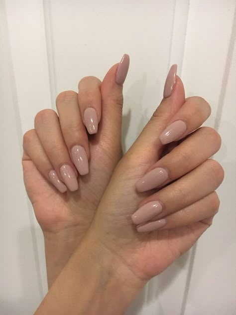 @halfandbad Flare Nails, Fall Nail Polish, Nail Polish Colors Fall, Nagellack Trends, Nail Art Wedding, Nails 2020, Neutral Nails, Nail Polishes, Nail Polish Colors