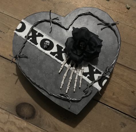 Goth Valentines Gifts, Goth Valentines Day Gifts Diy, Goth Present Ideas, Goth Valentines Day Gifts, Gothic Valentines Day Decor, Gothic Basket, Valentines Heart Chocolate, Valentines Box Diy, Alt Valentines