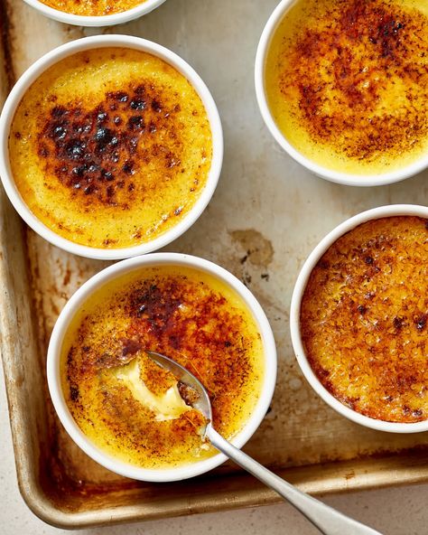 Leftover Egg Yolks Recipes, Egg Yolk Recipes, Romantic Desserts, Creme Brulee Recipe, Brulee Recipe, Creme Brûlée, Creme Dessert, Dessert Simple, Dessert For Two