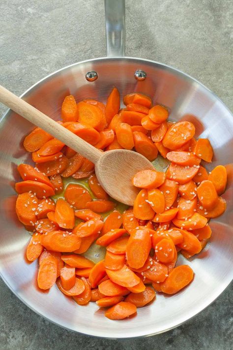 Glaze For Carrots, Ginger Glazed Carrots, Ginger Carrots, Paleo Side Dishes, Stove Top Recipes, Paleo Food, Cooked Carrots, Holiday Dinners, Glazed Carrots