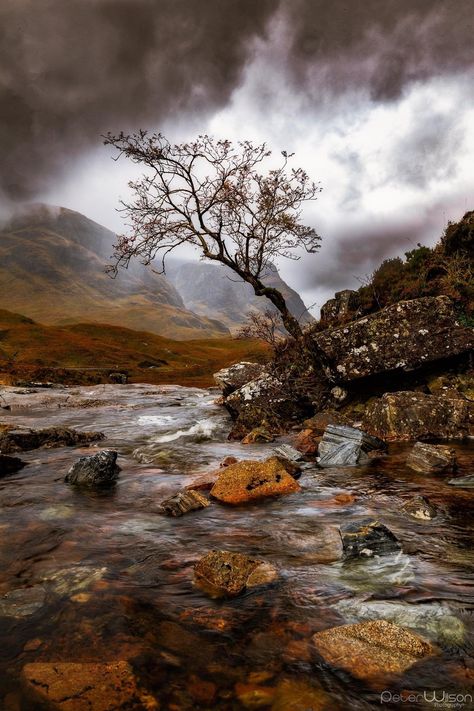 Glencoe #3 Glencoe Scotland, Photographs Of People, Draw On Photos, Scottish Highlands, Landscape Photos, Solo Travel, Mother Nature, Beautiful Photo, Watercolor Art