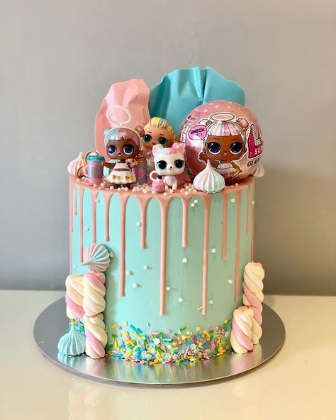 🍭Sharmilascakes on Instagram: “My new favourite.... love it love it 😊  #buttercreamcake #dripcake #cakevideo #cakes #cake #cakedecoration #london #londoncakes #instacakes…” Lol Suprise Cakes Ideas, Lol Cake, Suprise Birthday, Lol Doll Cake, Doll Birthday Cake, 6th Birthday Cakes, Surprise Cake, Unicorn Birthday Cake, Funny Birthday Cakes