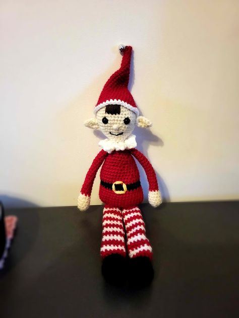 Crochet Elf on a Shelf - My Little Crochet World Free Crochet Pattern For Elf On The Shelf, Elf On The Shelf Crochet Pattern Free, Elf On The Shelf Crochet, Crochet Elf On The Shelf, Crochet Christmas Ornaments Free, Crochet Mask, Crochet Sweater Pattern Free, Crochet World, Crochet Christmas Ornaments