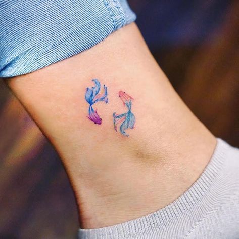 Pisces Tattoo Colorful, Colorful Yin Yang Tattoo, Pisces Tattoo Color, Colorful Fish Tattoo, Cute Fish Tattoo, Room Tattoo, Colorful Tattoo, Colorful Tattoos, Pisces Tattoos