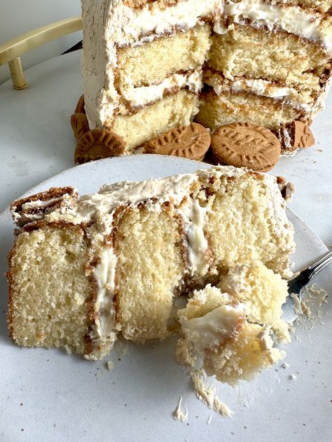 Vanilla Cream Biscoff Cake | MAK and Her Cheese Chocolate Biscoff Cake, Whipped White Chocolate Ganache, Biscoff Butter, Butter Cream Cake, Layer Cake Filling, Biscoff Cake, Whipped Ganache, Biscoff Cookie Butter, White Chocolate Ganache