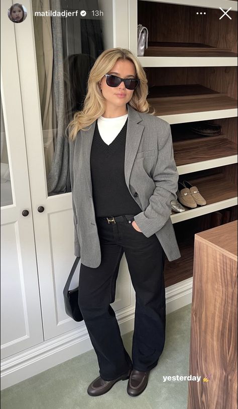 Matilda Djerf Business, Grey Blazer Black Pants, Elegant Outfit Casual, Matilda Djerf Outfit, Matilda Djerf Style, Straight Jeans Outfit, Black Blazer Outfit, Outfit Grey, Sweater Vest Outfit