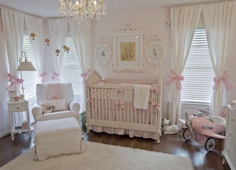 Pink & White vintage crib and bedding #vintagecrib 1940s Home Decor, 1940s Home, Princess Nursery, Girl Nursery Room, White Nursery, Vintage Nursery, Pink Nursery, Project Nursery, Baby Bedroom