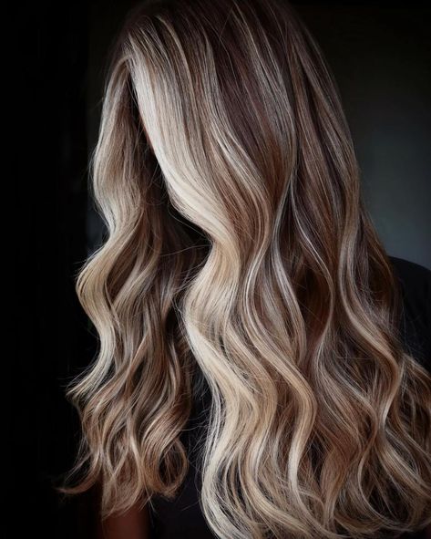 Reverse Balayage with Blonde Money Piece Money Piece Highlights, Brown Hair With Blonde Balayage, Blonde Money Piece, Money Piece Hair, Reverse Balayage, Trend Ideas, Brown Hair Inspo, Money Piece, Brunette Hair With Highlights