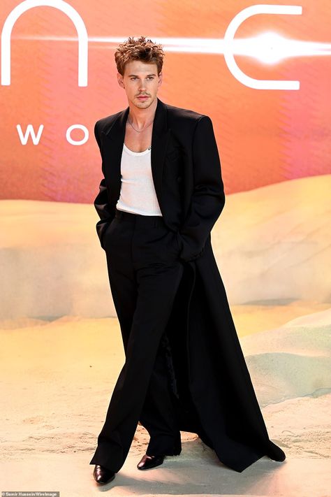 Zendaya and Florence Pugh leads the stars at Dune premiere Dracula Costume, Slinky Black Dress, Mens Wedding Suits, Wool Long Coat, Vampire Costume, Austin Butler, Florence Pugh, Wedding Suits Men, Double Breasted Coat