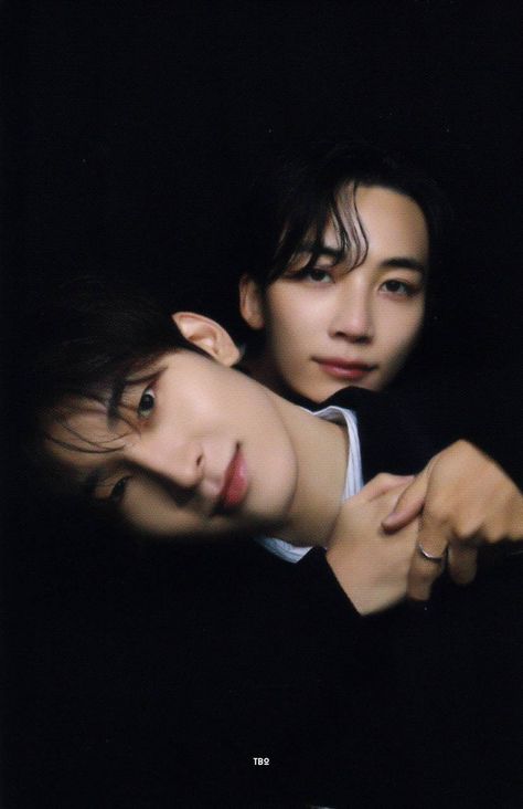 Jeonghan And Wonwoo Wallpaper, Wonwoo And Jeonghan, Jeonghan And Wonwoo, Seventeen Wallpaper Kpop, Seventeen Lyrics, Jeonghan And Scoups, Yoon Jeonghan, Kim Min Gyu, Seventeen Going Seventeen