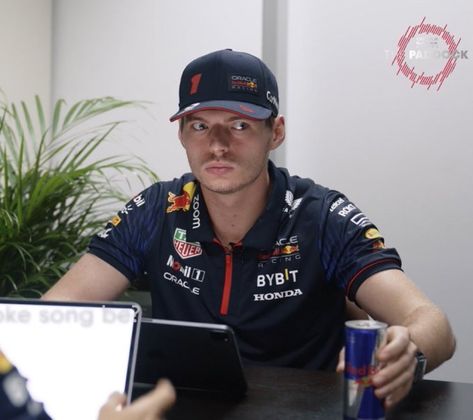 Max Verstappen Funny Pictures, Max Verstappen Reaction Pics, F1 Reaction Pics, Reaction Photos, F1 Memes, Michael Schumacher, Reaction Pics, Indy Cars, F1 Drivers