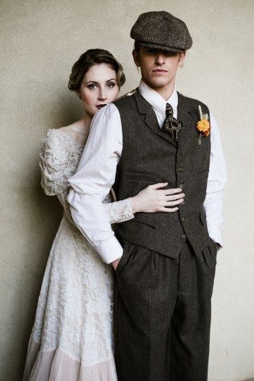 Peaky Blinders Wedding, Vintage Wedding Suits, Wedding Styles Themes, Wedding Menswear, Vintage Wedding Centerpieces, Wedding Postcards, Wedding Suits Groomsmen, Gatsby Wedding Theme, Vintage Groom