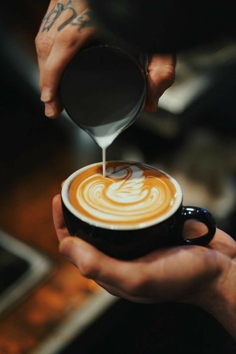 Coffee Shop Photography, Coffee Shot, Coffee Barista, Coffee Shop Aesthetic, Coffee Photos, Coffee Photography, Aesthetic Coffee, Coffee Cozy, Coffee Latte