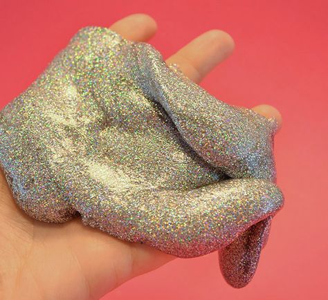 Can you believe it? Holographic slime is so fun and sort of space age - the kids'll love it! If only the pictures did it justice! Glitter Slime, School Glue, Slime Recipe, Holographic Glitter, Different Light, Figure It Out, Cool Diy, Slime, Christmas Decor Diy