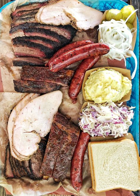 Don't Want To Stand In Line At Franklin BBQ? Here Are 5 Other Great Options - So Much Life Texas Barbecue, Food Project, Homemade Flour Tortillas, Franklin Bbq, Food Boards, Austin Food, Beef Cheeks, Bbq Sides, Smoked Beef