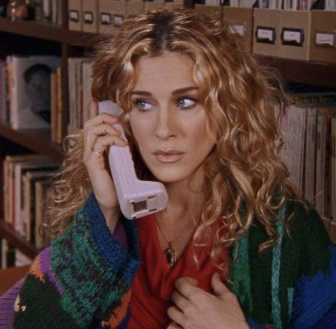 Sarah Jessica Parker Hair, Carrie Bradshaw Hair, Carrie Bradshaw Outfits, Carrie Bradshaw Style, Curly Hair Inspiration, When I Grow Up, Sarah Jessica Parker, Curly Hair Cuts, Carrie Bradshaw