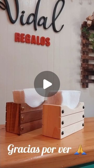 Regalos artesanales | #servilletero #servilleta #terceado #idea #simple #crea #deco #regalos # #artesania #hechoamano #hechoenchile #manualidades #casa... | Instagram Serviette Holder, Ideas Casa, April 4, Diy Wood Projects, Wood Projects, Diy Projects, Wood, On Instagram