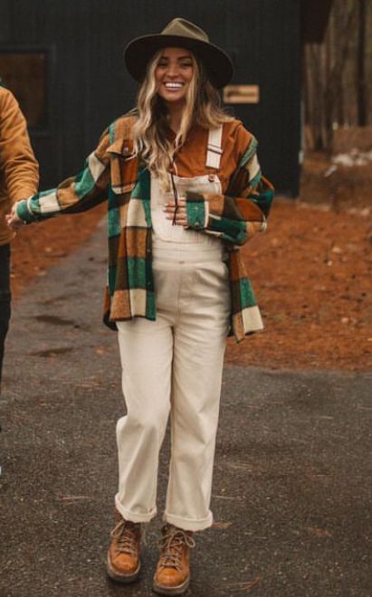 Homestead Style Clothing, Country Granola Outfit, Cabincore Aesthetic Outfits, Cabin Outfit Fall, Outdoorsy Aesthetic Outfits, Granola Aesthetic Outfit, Boho 2023, Outfits 40s, Dreaming Outloud