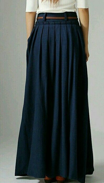 Dark Blue Skirt Outfit, Blue Skirt Outfit, Blue Skirt Outfits, Dark Blue Skirt, Visual Clothing, Tea Length Skirt, Blue Maxi Skirt, Skirts Short, Long Knitted Dress