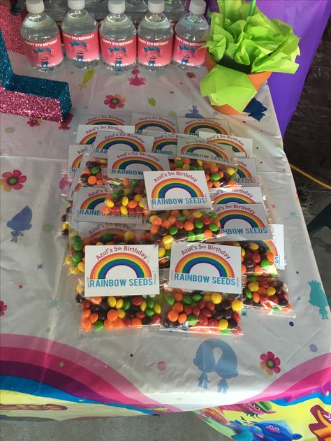 Rainbow seeds skittles favor Skittles Party, Rainbow Birthday Party Favors, Rainbow Birthday Party, Rainbow Birthday, 1st Bday, Birthday Party Ideas, Birthday Party Favors, 5th Birthday, Birthday Parties