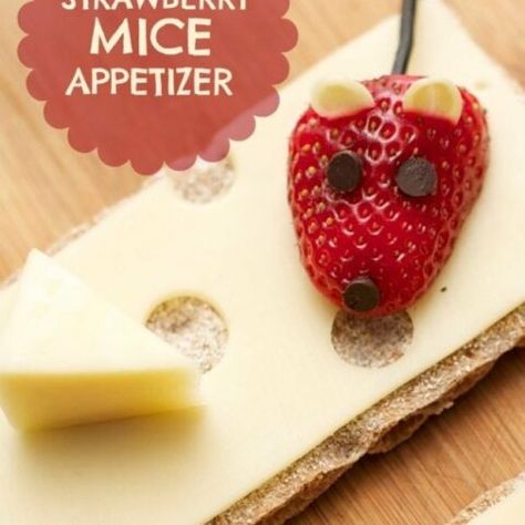 Easy Kid's Party Food: Strawberry Mice Appetizer Easy Preschool Snacks, Strawberry Mice, Strawberry Appetizers, Healthy Kids Party Food, Kids Party Food Ideas, Healthy After School Snacks, Kid Friendly Appetizers, Easy Kids Party, Strawberry Mouse