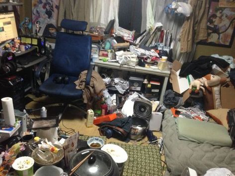 Hoarder House Aesthetic, Hoarder Aesthetic, Trashed Room, Incel Aesthetic, Hikikomori Room, Hikikomori Aesthetic, Clutter Core, Deco Tv, Dirty Room