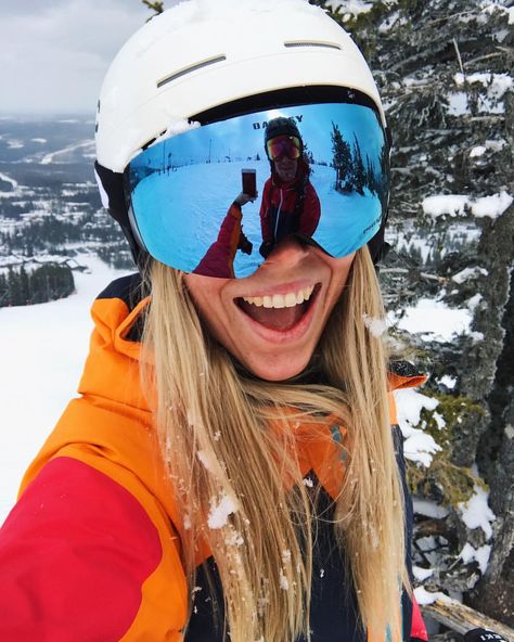 Skier Girl, Ski Pics, Ski Pictures, Hiking Wear, Skier Gifts, Snowboarding Gifts, Winter Presets, Snow Time, Snowboard Girl