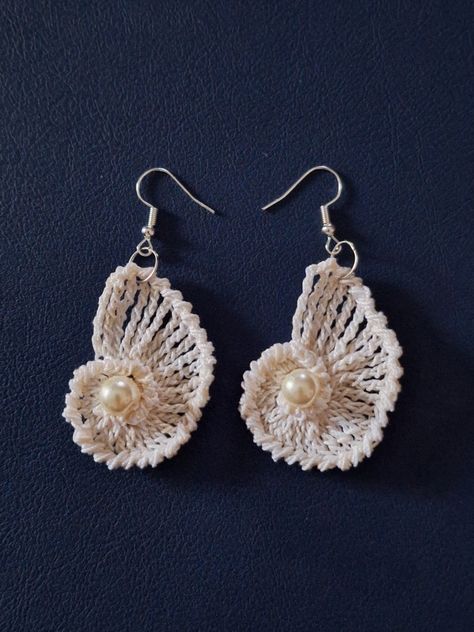 Crochet seashell earrings Crochet Seashell, Crochet Jewlery, Astronomy Facts, Crochet Jewellery, Seashell Earrings, Aesthetic Crochet, Crochet Jewelry, Crochet Designs, Diy Design