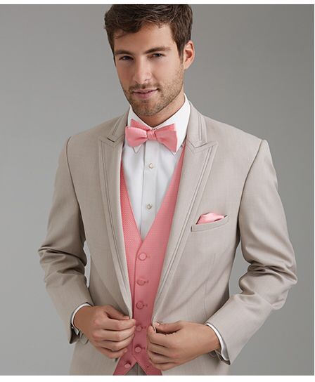 😍 Coral Groomsmen Attire, Tan Tux, Pink Groomsmen, Barbecue Wedding, Coral Wedding Themes, Allure Men, Beach Wedding Coral, Beach Wedding Suits, Beach Wedding Groom