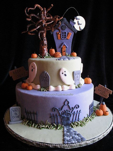 cute halloween decorations | Recent Photos The Commons Getty Collection Galleries World Map App ... Mickey Mouse Torte, Haunted House Cake, Halloween Cake Ideas, Halloween Torte, Pasteles Halloween, Torte Creative, Unique Cakes Designs, Dessert Halloween, Cake Wrecks