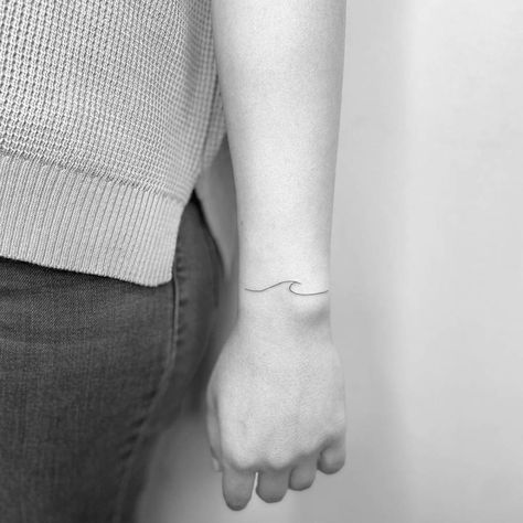 Wave Tattoo Wrapped Around Arm, Wrist Wave Tattoo, Wrist Wave Tattoos For Women, Wave Tattoo Around Wrist, Line Wave Tattoo Simple, Wave Tattoo Simple Wrist, Minimalist Tattoo Sea Wave, Surfer Tattoo, Tattoos For Lovers