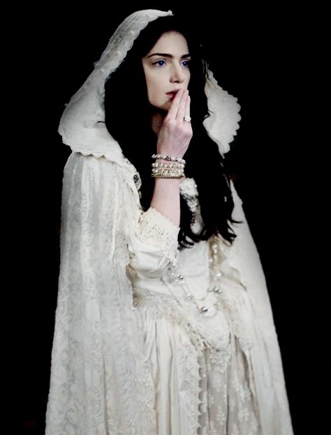 Queen Iolanda Outside Winter Wedding, Goth Attire, Mary Sibley, Devious Maids, Dressed In White, Yennefer Of Vengerberg, Nightingale, Dragon Age, Fantasy Fashion