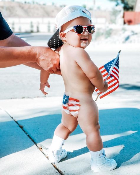 Worn Wild Boys Apparel on Instagram: “Stay fly, it’s the 4th of July 🤘🏻🇺🇸” July Pictures, Baby Birthday Photoshoot, Monthly Baby Pictures, Baby Birthday Themes, July Baby, Baby Necessities, Holiday Baby, Newborn Photoshoot