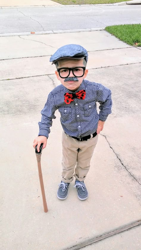 100th day of school/old man costume for kids. Mustache, glasses and painted golf stick from dollar tree. White face paint on hair and face with some lines for wrinkles. Old Man Halloween Costume, Kids Old Man Costume, Old People Costume, 100 Days Of School Ideas, Diy Costumes Men, Old Man Costume, Dress Up For Boys, School Costume, Diy Kostüm