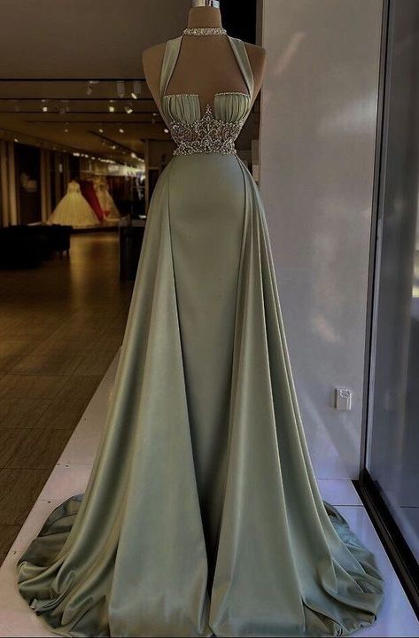 Sage Green Prom Dress, Green Prom Dress Long, Long Party Gowns, Halter Evening Dress, Robes Glamour, Halter Prom Dresses, Mermaid Evening Dress, Green Mermaid, Prom Dress Inspiration