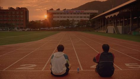 Run On Kdrama, Aesthetic Japan, Baseball Field, Korean Drama, Favorite Tv Shows, Soccer Field, Movie Tv, Kdrama, Tv Shows