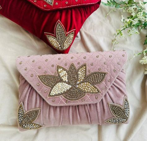 Fancy Clutch Purse, Fancy Clutch, Embroidery Purse, Bags Patterns, Beaded Clutch Bag, Lace Bag, Diy Bags Patterns, Couple Dress, Embroidered Clutch