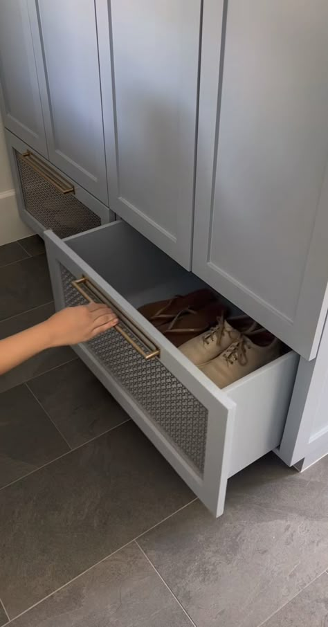 Mudroom Shoe Drawer, Garage Studio Ideas, New Build House Ideas, New House Vision Board, Build House Ideas, Mudroom Pantry, Future Interior Design, Laundry Remodel, Mudroom Entry