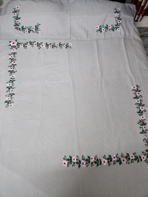 Fabric Painting Ideas For Bedsheets, Painting Bedsheets Design, Hand Embroidery Designs For Bedsheets, Embroidery On Bedsheets, Embroidery Bedsheets Design, Bedsheet Embroidery, Bedsheets Ideas, Embroidered Bedspread, Bedsheets Designs