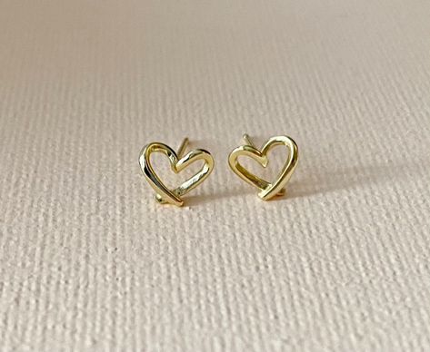 Heart Stud Minimalist & Dainty Silver Daily Tiny | Etsy Canada Earrings Simple Gold, Daily Earrings, Small Earrings Gold, Gold Heart Earrings, Gold Tassel Earrings, Simple Gold Earrings, Gold Heart Earring, Modern Gold Jewelry, Earrings Aesthetic